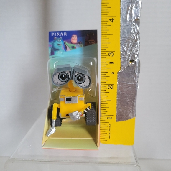 Pixar Mini WALL E Vinyl Figure *NEW* 2.5" 2024 Disney Pixar - Picture 3 of 6